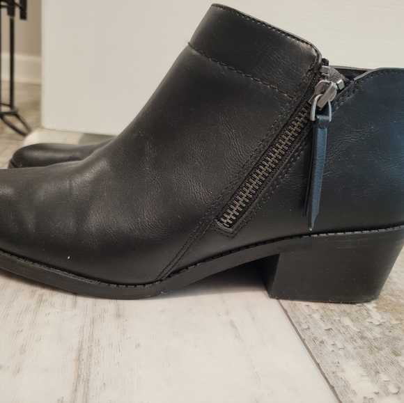 Ladies booties, excellent condition. - Picture 10 of 10